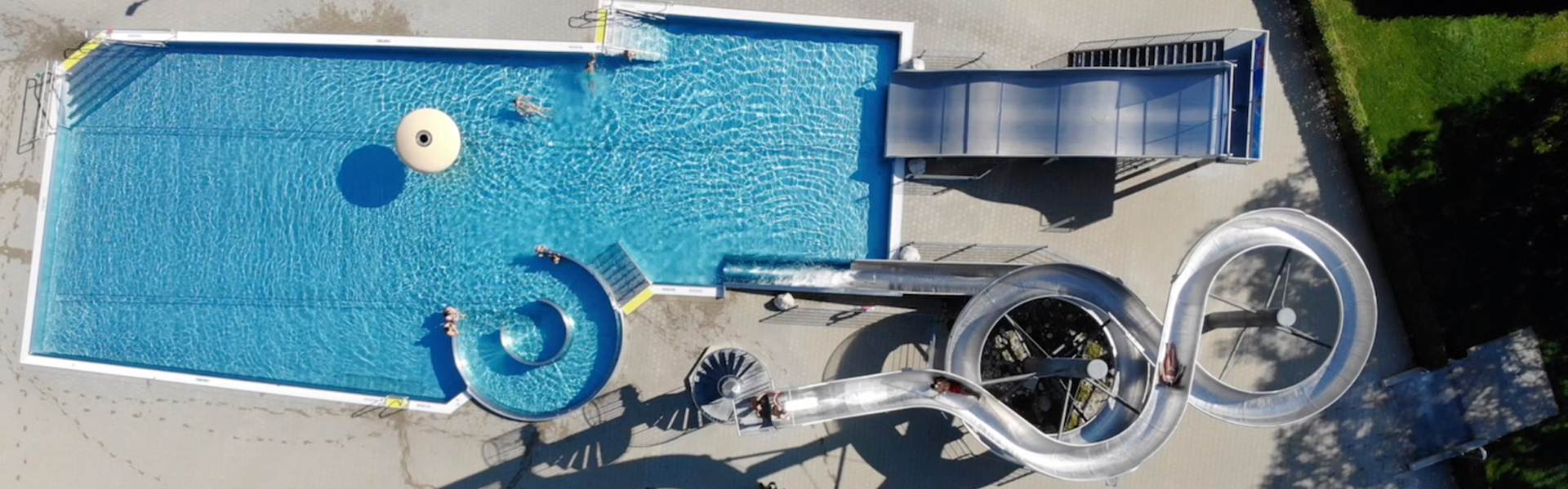 Slider Schwimmbad von oben